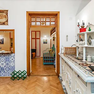 ★ Blue Door Rhapsody ★ - Special In Old Town! Тбилиси